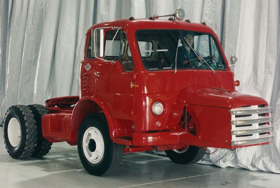  Diamond T 730C 1957 года  (фото 3 из 3)